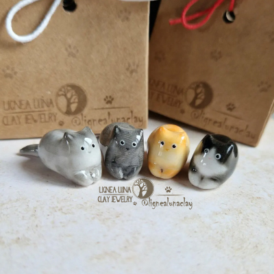 Small laying down cat figurine Lignea Luna